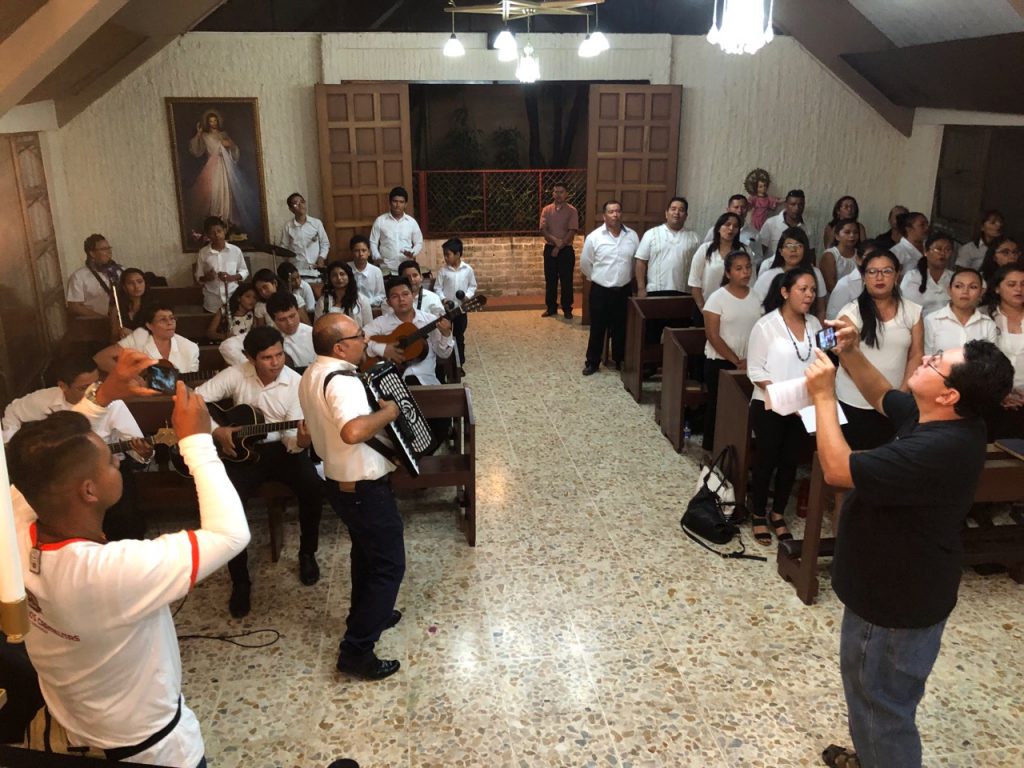 Musicians from the Parish of Nuestra Señora de Lourdes in Ciudad Delgado provided excellent music for the profession of Santos Cecilio Hernandez, O. Carm.