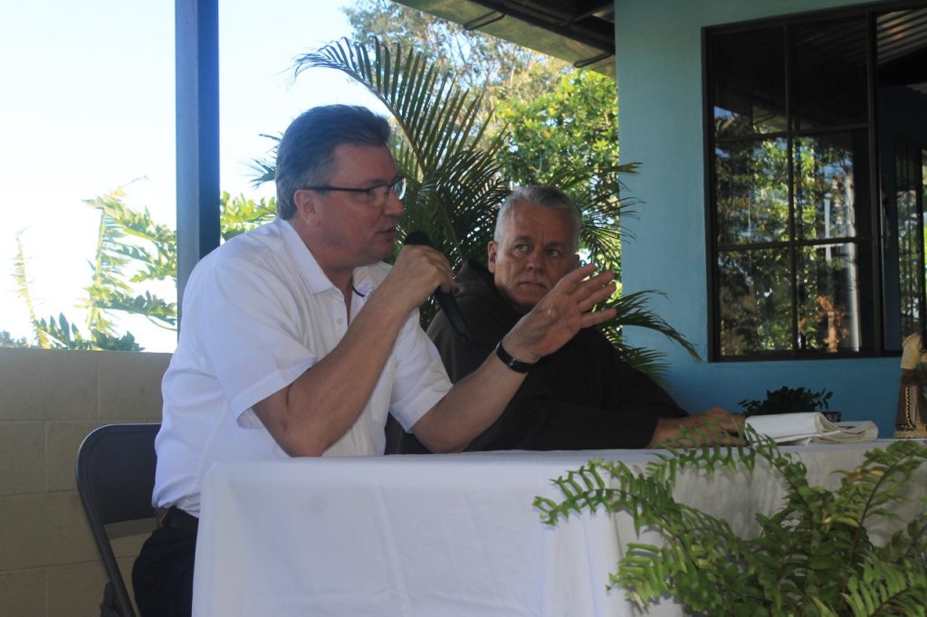 At the blessing of the greenhouses, the German Consul, Norbert Eichler, joins the Prior Provincial in addressing the many people from the Canton of Valle Nazareth en Huizucar, La Liberatad. During his talk, Mr. Eichler said “Germany has large projects of cooperation with El Salvador and the Central America region, but our hearts are in the community projects because we can see the benefits in a very short span of time and with small investments that are arriving directly to the communities.